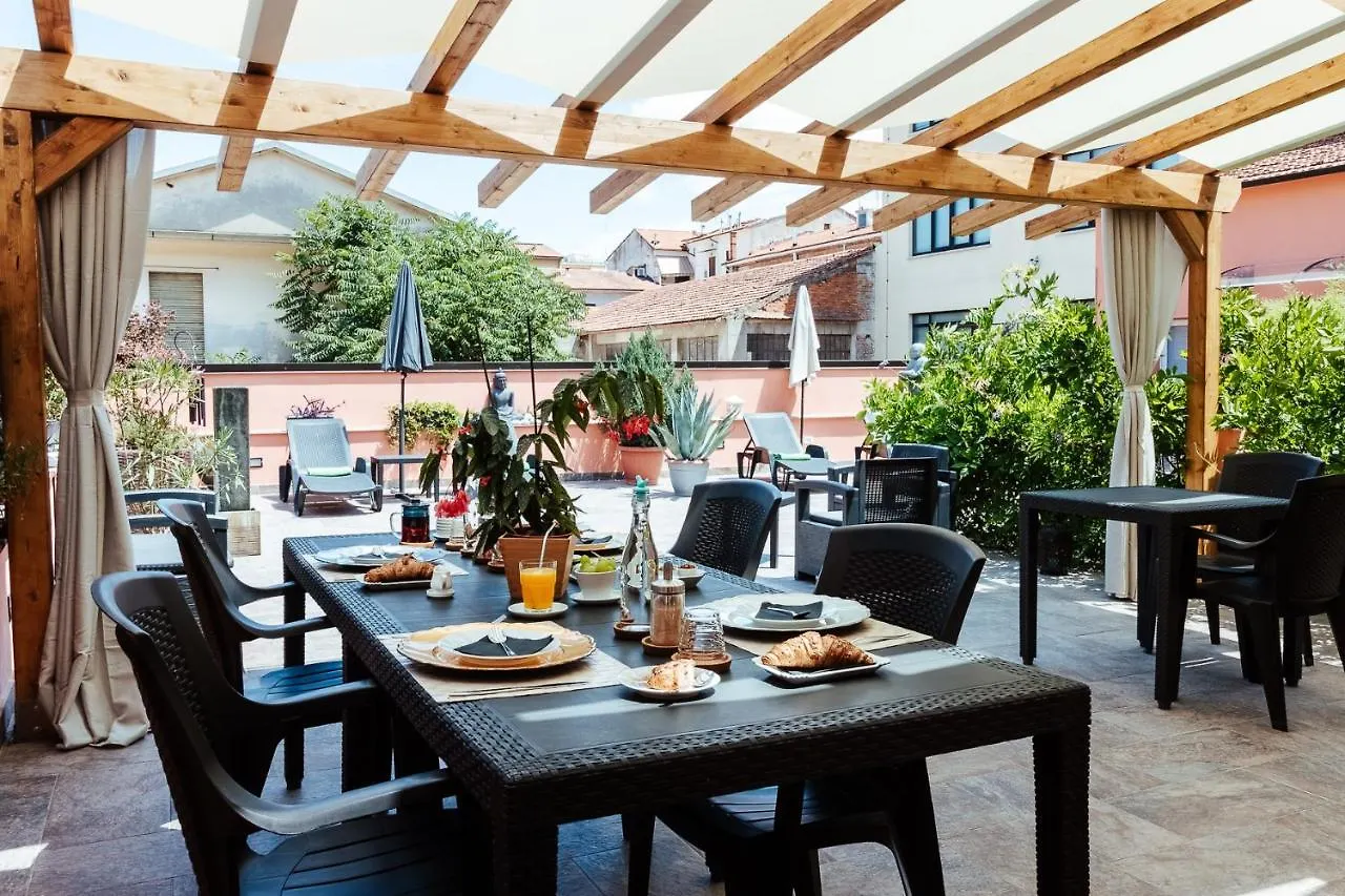 Biobenessere Eco-B&B -Adults Only- Moto&Bike Parking アレッツォ 0*,  イタリア